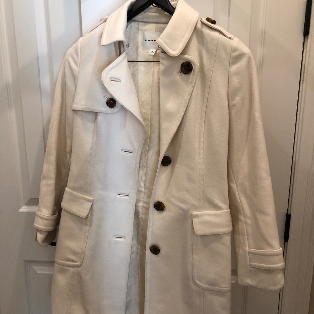 Cream wool Banana Republic Coat with belt